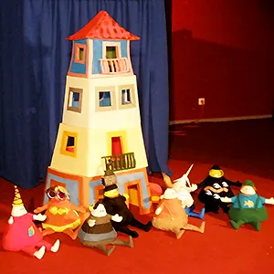 Teatro de Formas Animadas - Liga à Terra No Mundo da Lua - Teatro de Formas Animadas